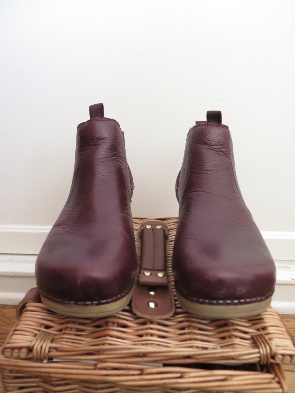 Dansko Becka clog boot size 40 cordovan - Picture 2 of 12